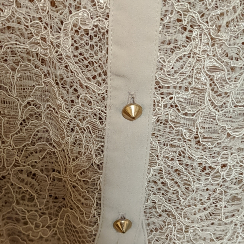 Detailed shirt - Picture 2 of 2